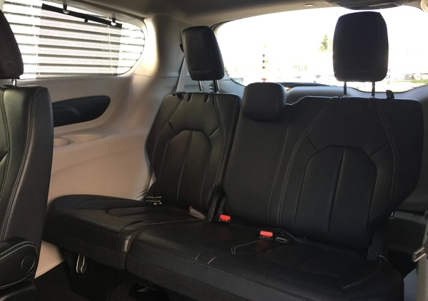 Chrysler Pacifica cena 189900 przebieg: 50500, rok produkcji 2022 z Kańczuga małe 352